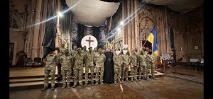 У Києві двоє військових прийняли хрещення напередодні Великодня