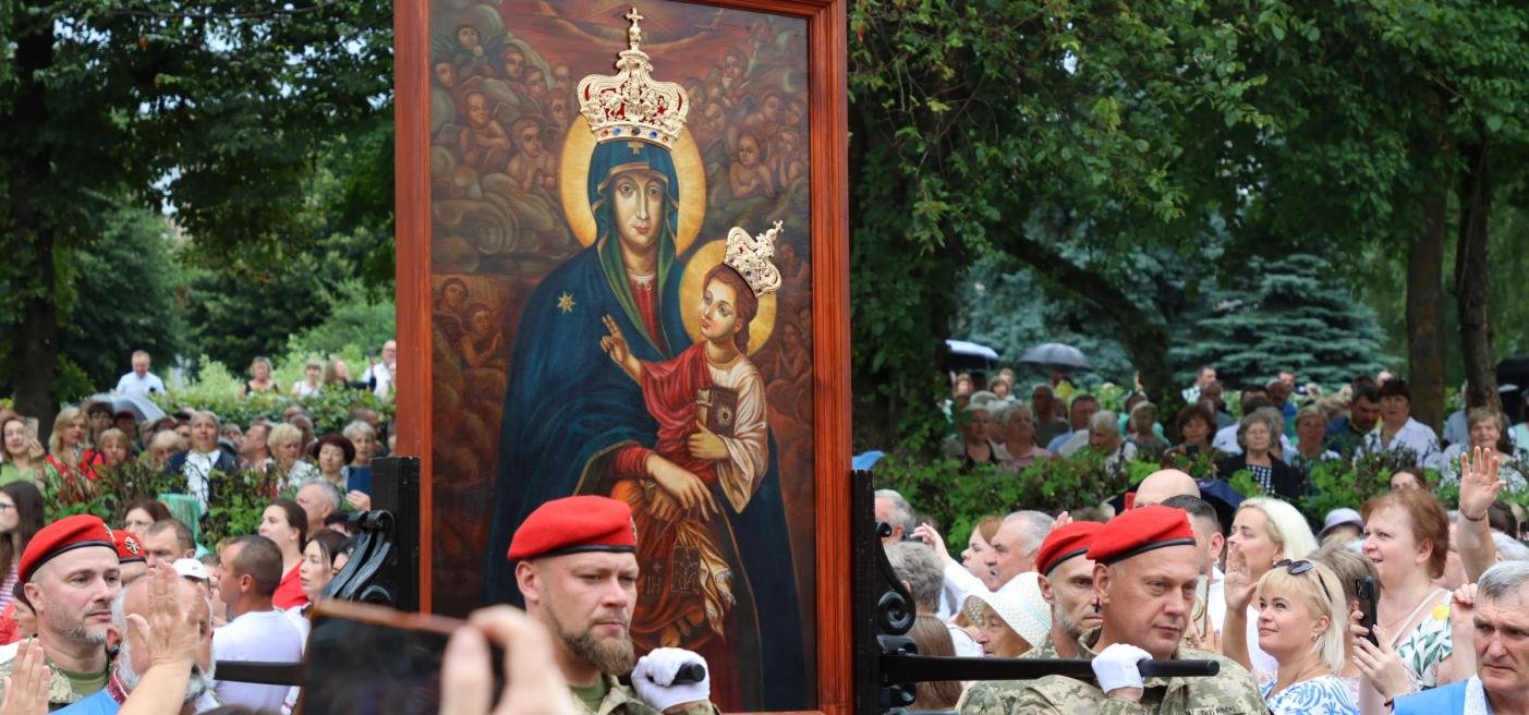 У Бердичеві відбулися головні урочистості на честь Матері Божої Бердичівської