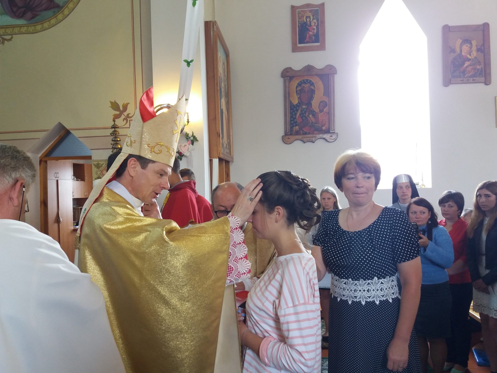 Таїнство миропомазання в Мар’янівці