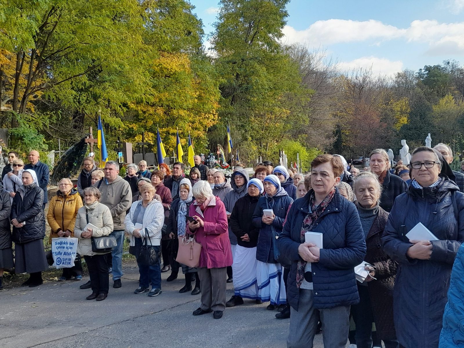 Бо життя вірних Твоїх, о Господи, змінюється, але не закінчується