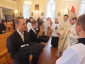 “Просимо тебе найдостойніший Отче, щоб ти зодягнув нас у духовний одяг”