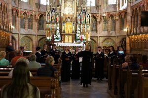 Ave Maria для Польщі: Інспірувати та прославляти
